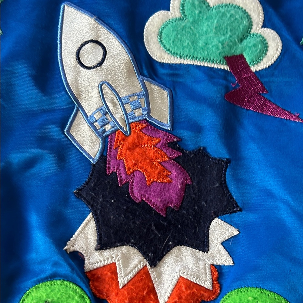 Stella McCartney Kids Blue and Magenta Satin Bomber Jacket with Patch Details - Picture 5 of 9